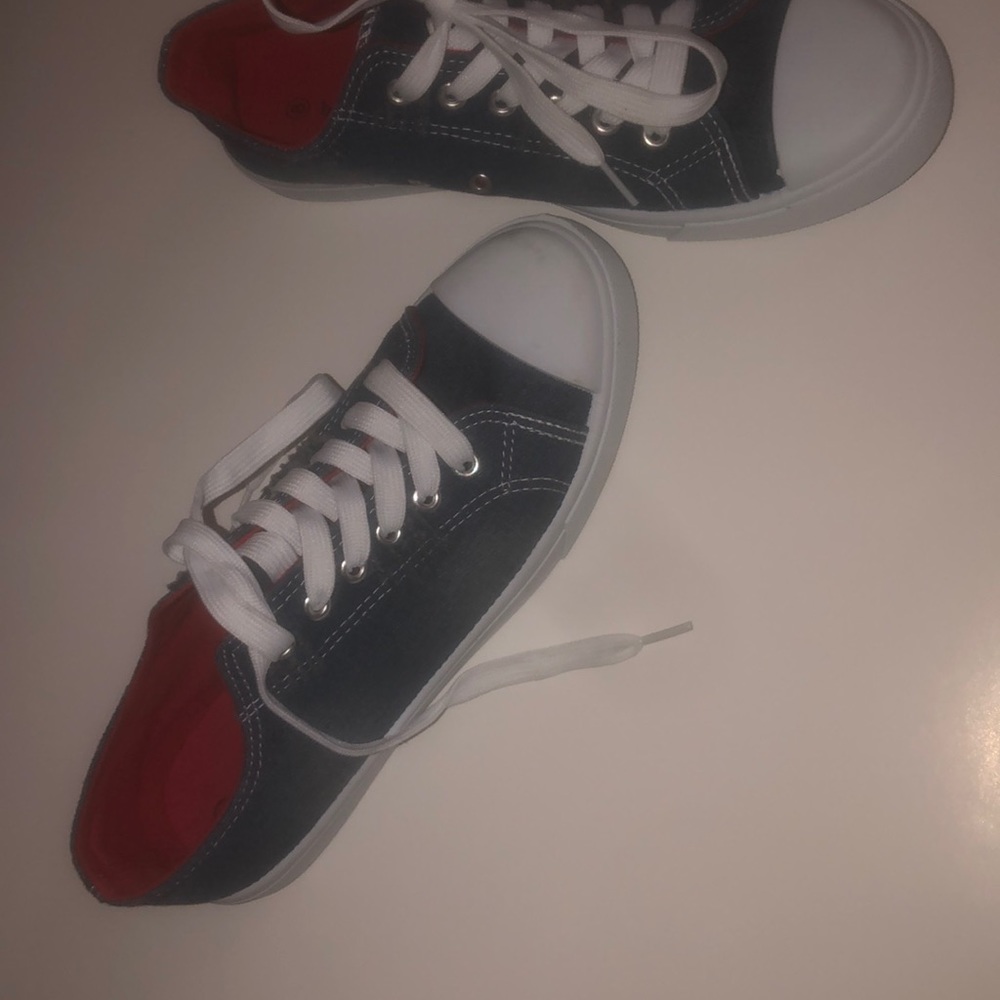 Bobbie Brooks Sneakers